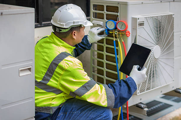 Professional Hvac technician working in Rockport, TX